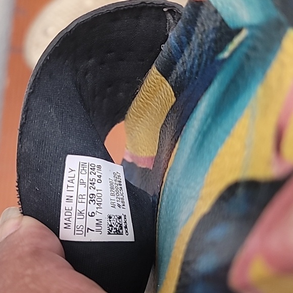 ADIDAS WOMEN'S ADILETTE SLIDE SLIP ON MULTICOLOR SANDAL SIZE 7 - Picture 6 of 8